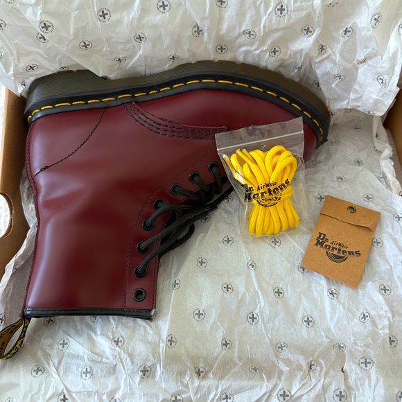 COPY - LIKE NEW ORIGINAL 2009 1460 CHERRY RED SMOOTH DR. MARTENS!!!➕🍒 Size: 6 - Picture 13 of 16